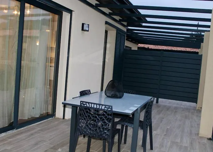 9d - Corse Apartment