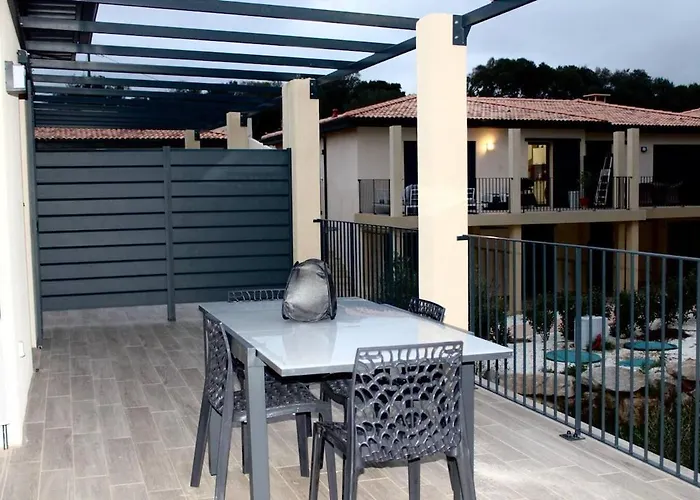 9d - Corse Apartment *