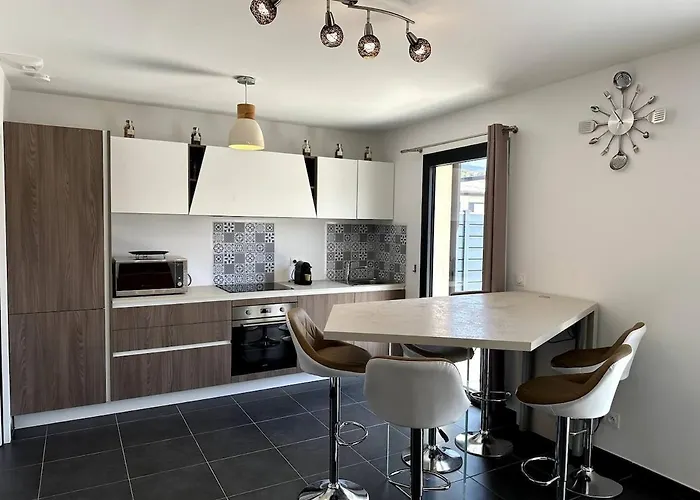 9d - Corse Apartment *